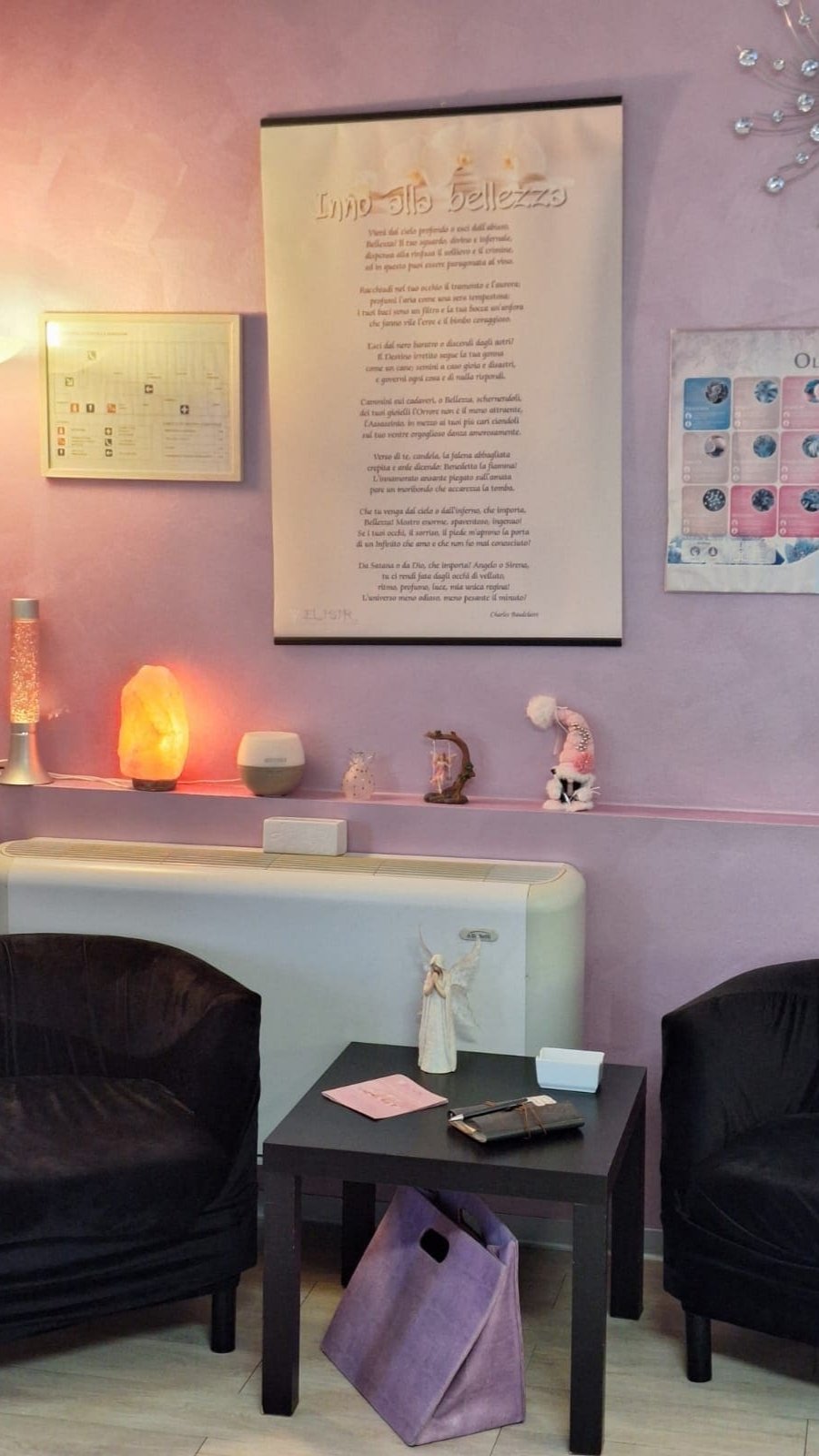 Area attesa del centro Elisir Estetica Benessere a Roteglia con ambiente rilassante dedicato a trattamenti viso e acne