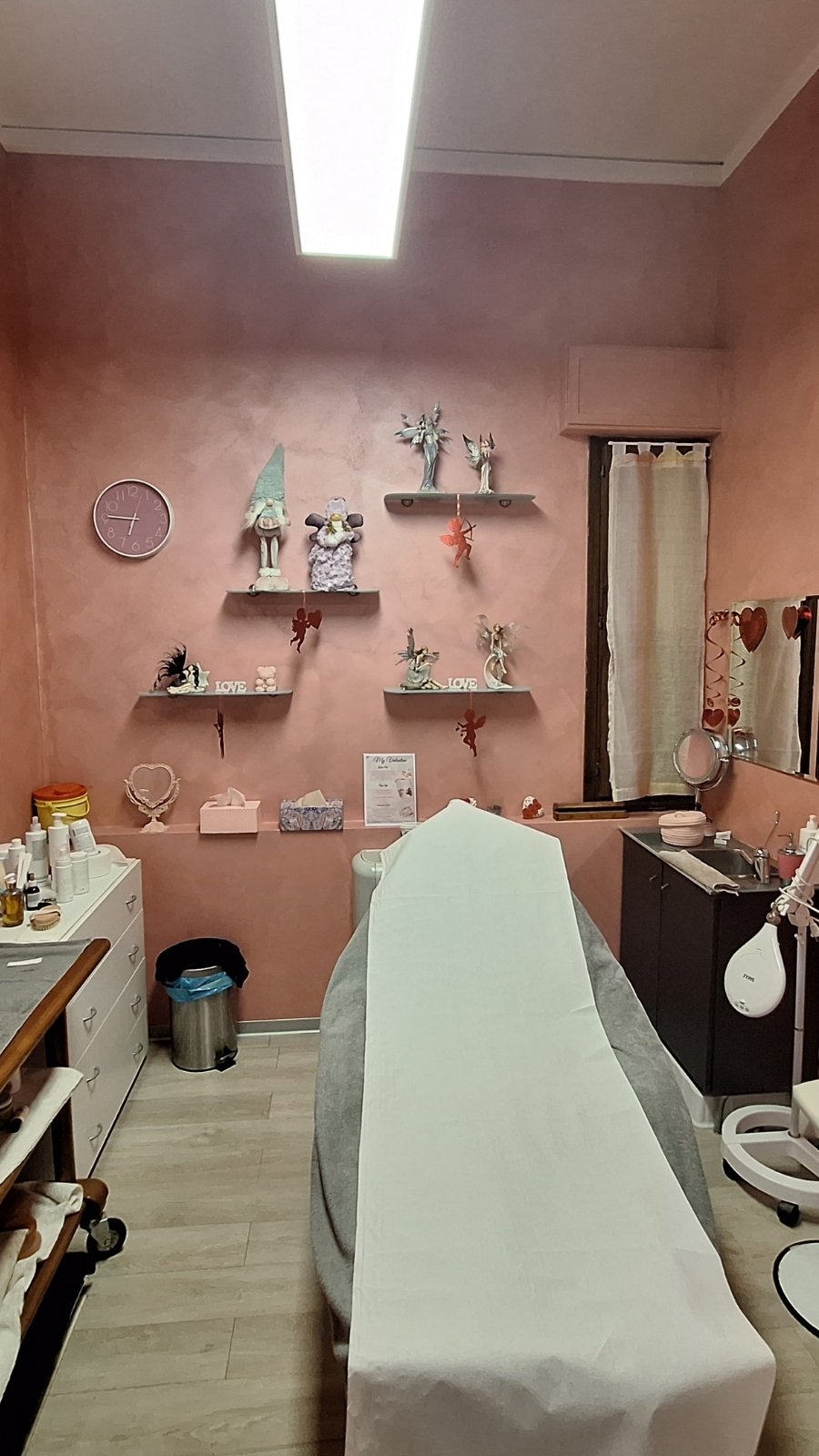 Cabina trattamenti di Elisir Estetica Benessere a Roteglia con area riflessologia e trattamenti viso personalizzati